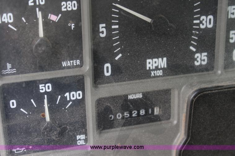 image for item K6011 2002 International 4700 service truck