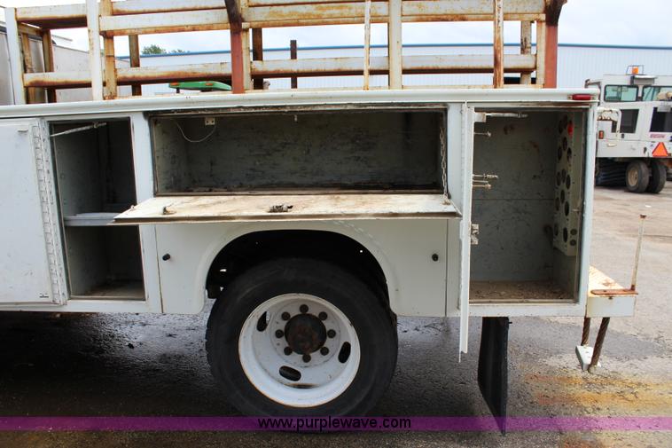 image for item K6011 2002 International 4700 service truck