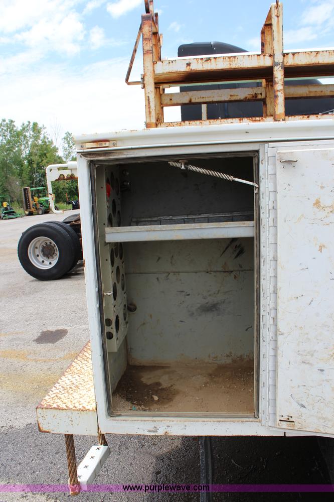 image for item K6011 2002 International 4700 service truck