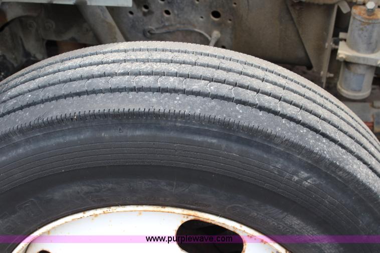 image for item K6011 2002 International 4700 service truck