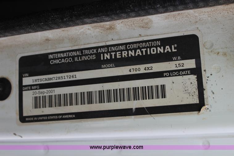 image for item K6011 2002 International 4700 service truck