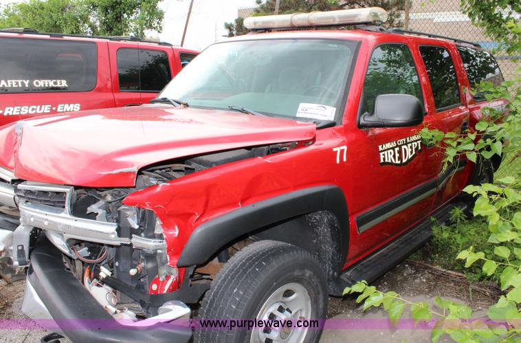 image for item K6932 2005 Chevrolet Suburban 2500 SUV