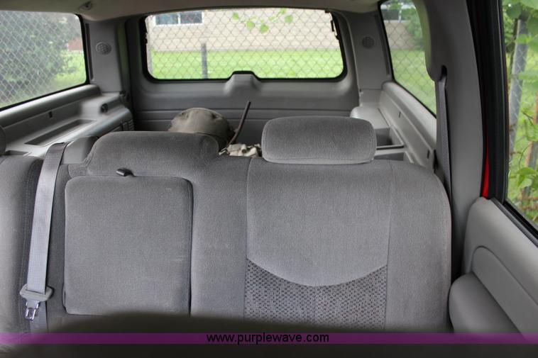 image for item K6932 2005 Chevrolet Suburban 2500 SUV