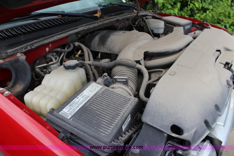 image for item K6932 2005 Chevrolet Suburban 2500 SUV