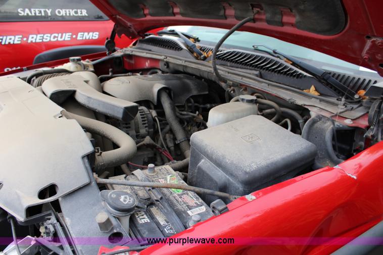 image for item K6932 2005 Chevrolet Suburban 2500 SUV