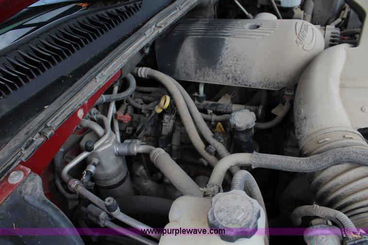 image for item K6932 2005 Chevrolet Suburban 2500 SUV