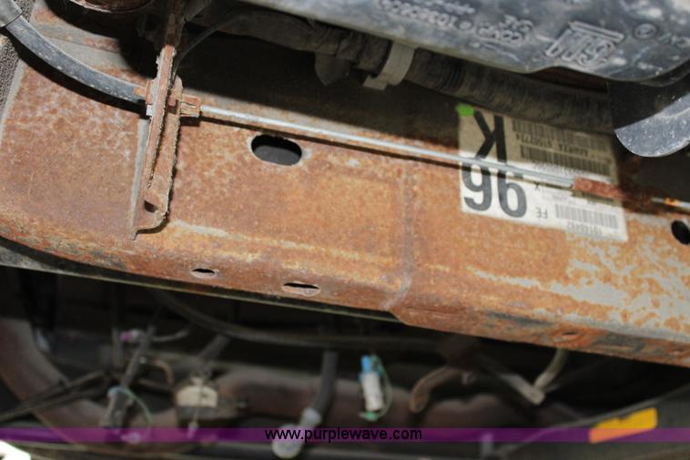 image for item K6932 2005 Chevrolet Suburban 2500 SUV