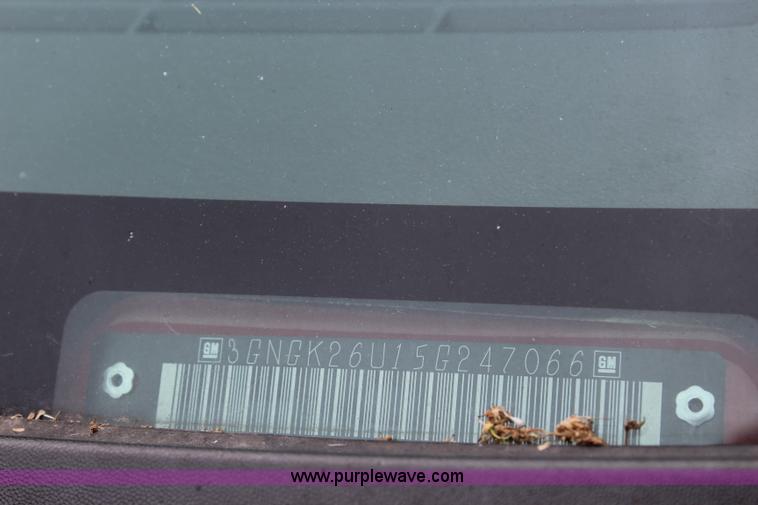 image for item K6932 2005 Chevrolet Suburban 2500 SUV