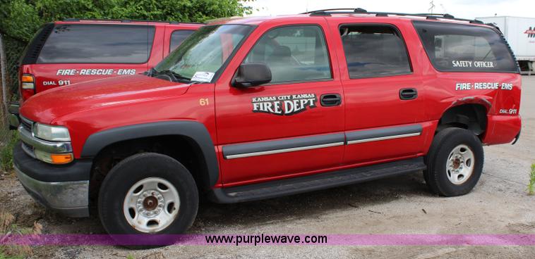 image for item K6933 2003 Chevrolet Suburban 2500 SUV