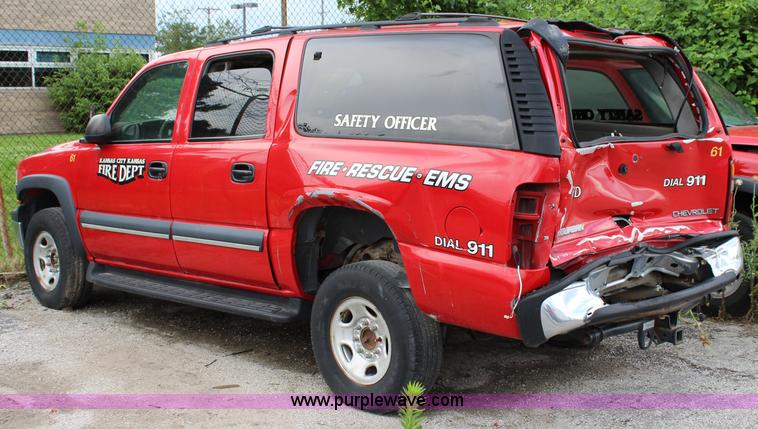 image for item K6933 2003 Chevrolet Suburban 2500 SUV