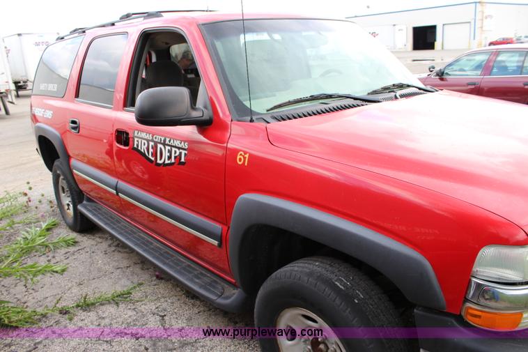 image for item K6933 2003 Chevrolet Suburban 2500 SUV