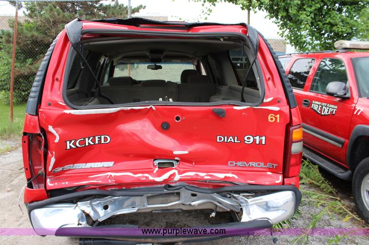 image for item K6933 2003 Chevrolet Suburban 2500 SUV
