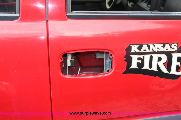 image for item K6933 2003 Chevrolet Suburban 2500 SUV