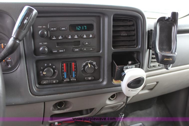 image for item K6934 2005 Chevrolet Suburban 2500 SUV