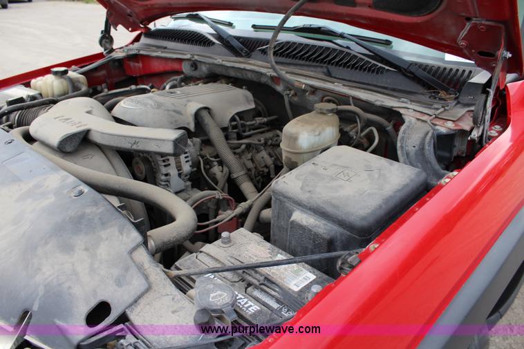 image for item K6934 2005 Chevrolet Suburban 2500 SUV