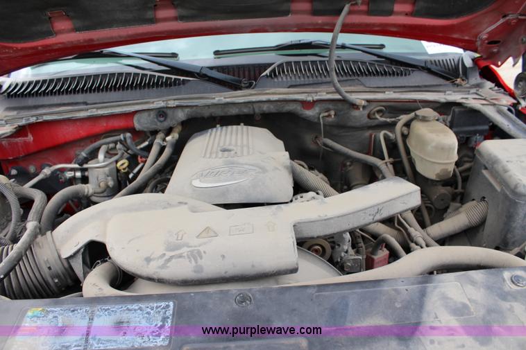 image for item K6934 2005 Chevrolet Suburban 2500 SUV