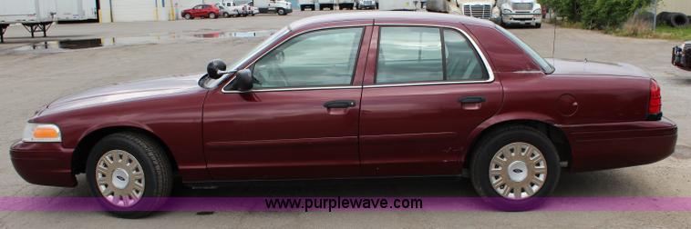 image for item K6935 2005 Ford Crown Victoria Police Interceptor