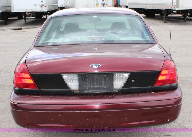 image for item K6935 2005 Ford Crown Victoria Police Interceptor