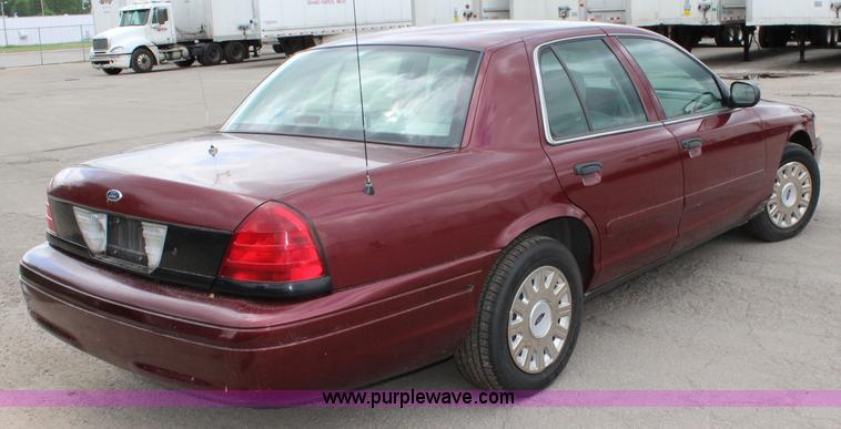 image for item K6935 2005 Ford Crown Victoria Police Interceptor