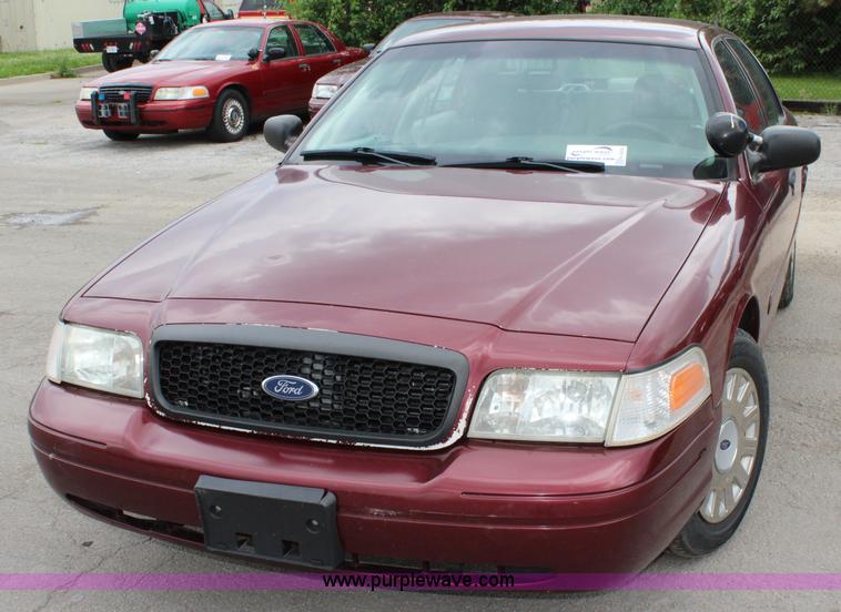 image for item K6935 2005 Ford Crown Victoria Police Interceptor