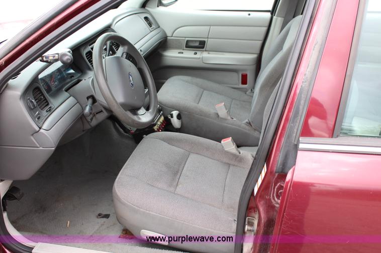 image for item K6935 2005 Ford Crown Victoria Police Interceptor