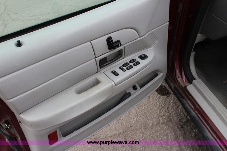 image for item K6935 2005 Ford Crown Victoria Police Interceptor