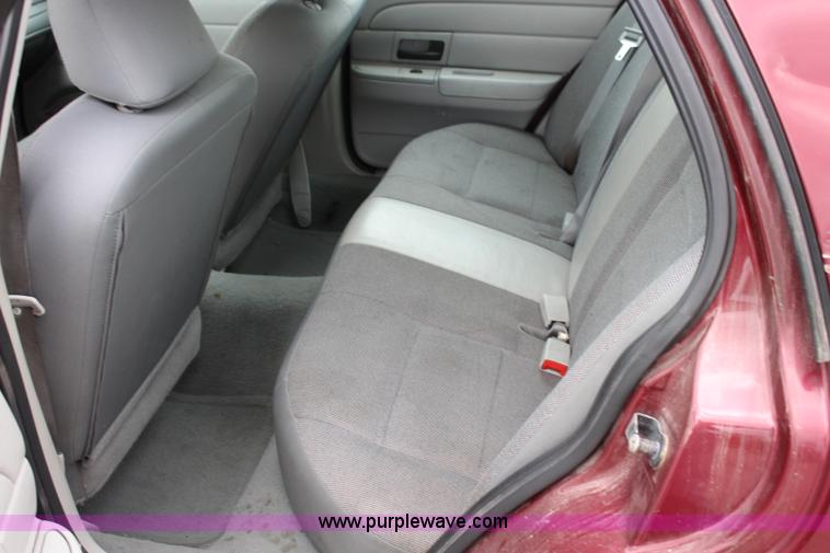 image for item K6935 2005 Ford Crown Victoria Police Interceptor