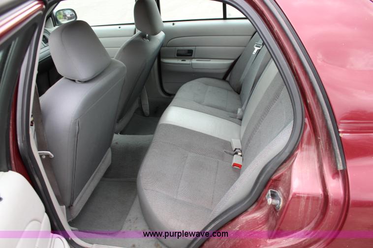 image for item K6935 2005 Ford Crown Victoria Police Interceptor