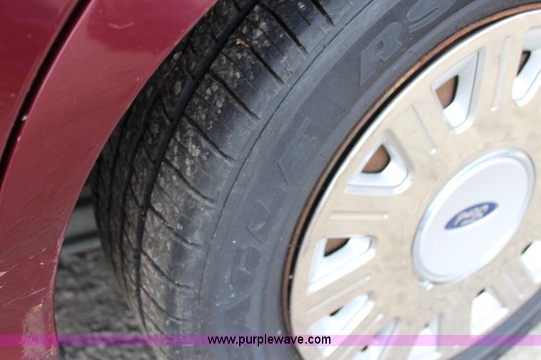 image for item K6935 2005 Ford Crown Victoria Police Interceptor