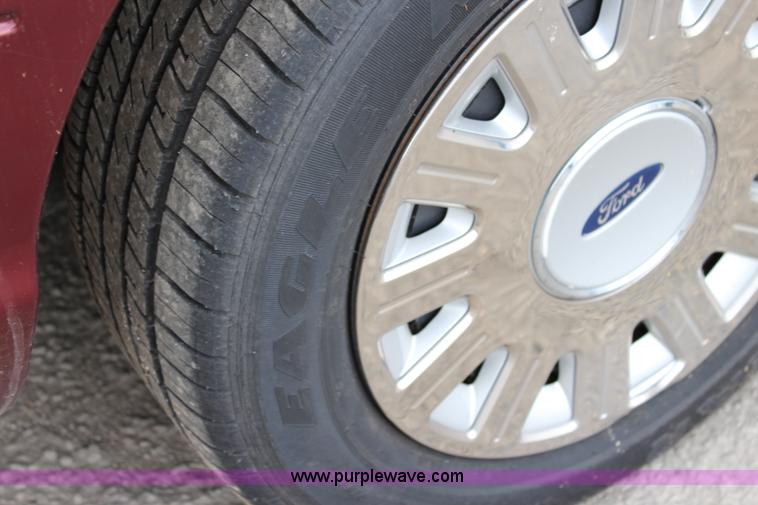 image for item K6935 2005 Ford Crown Victoria Police Interceptor