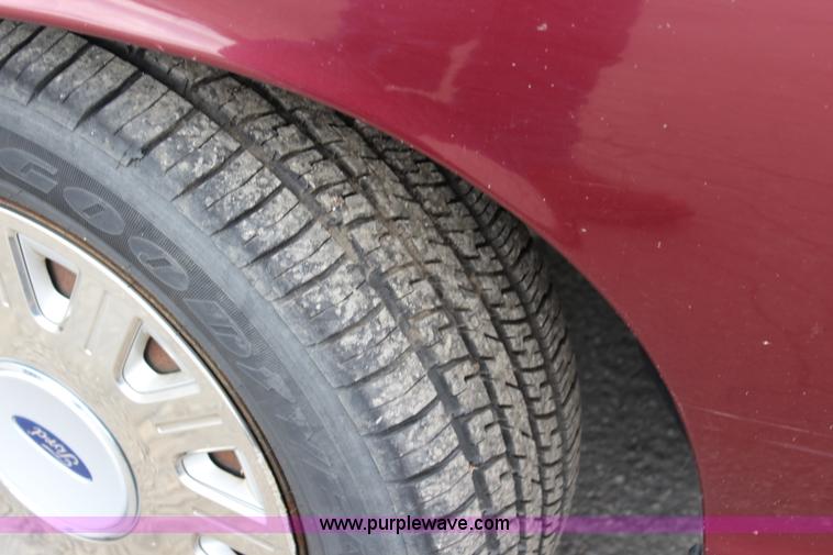 image for item K6935 2005 Ford Crown Victoria Police Interceptor