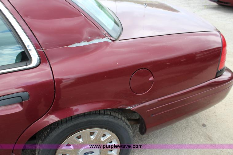 image for item K6935 2005 Ford Crown Victoria Police Interceptor