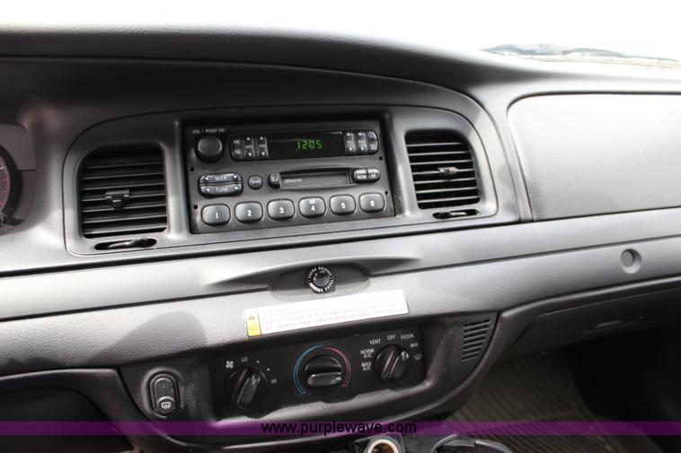 image for item K6936 2006 Ford Crown Victoria Police Interceptor