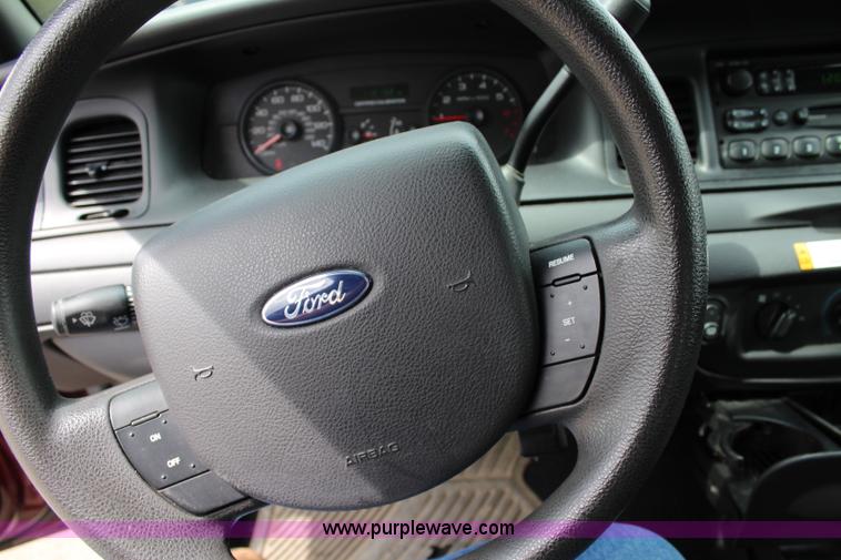 image for item K6936 2006 Ford Crown Victoria Police Interceptor