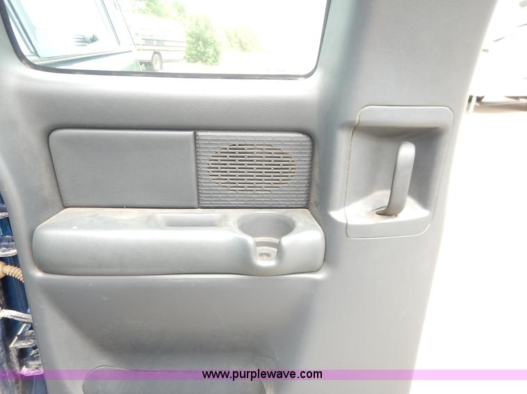 image for item K7468 2002 Chevrolet Silverado 1500 Ext. Cab pickup truck