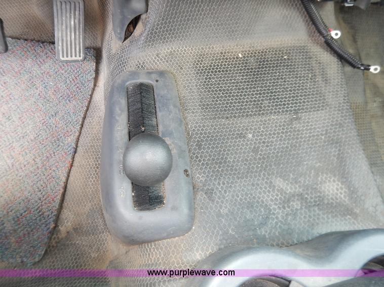 image for item K7468 2002 Chevrolet Silverado 1500 Ext. Cab pickup truck