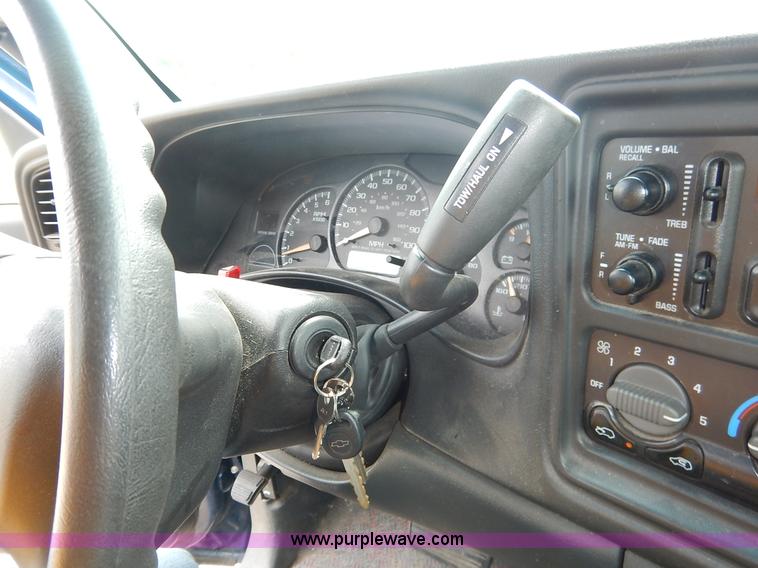 image for item K7468 2002 Chevrolet Silverado 1500 Ext. Cab pickup truck