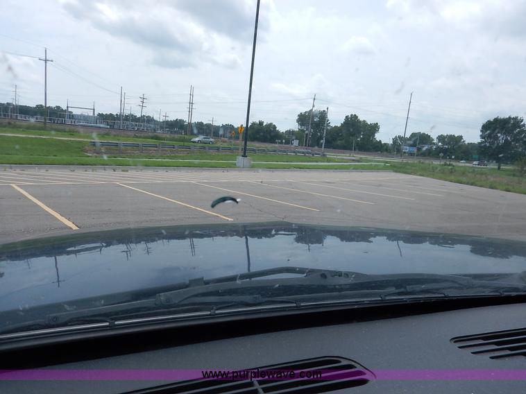 image for item K7468 2002 Chevrolet Silverado 1500 Ext. Cab pickup truck