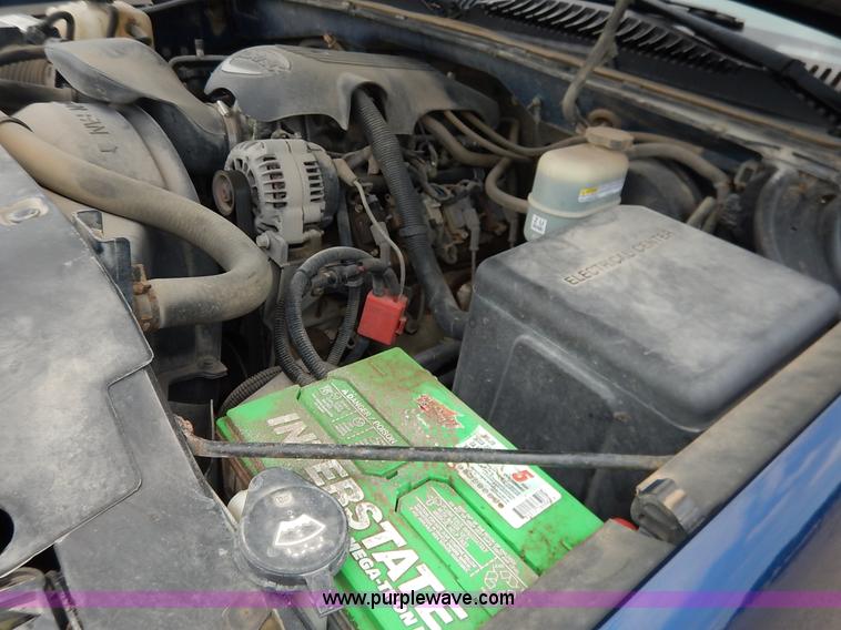 image for item K7468 2002 Chevrolet Silverado 1500 Ext. Cab pickup truck