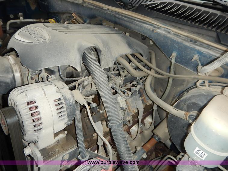 image for item K7468 2002 Chevrolet Silverado 1500 Ext. Cab pickup truck