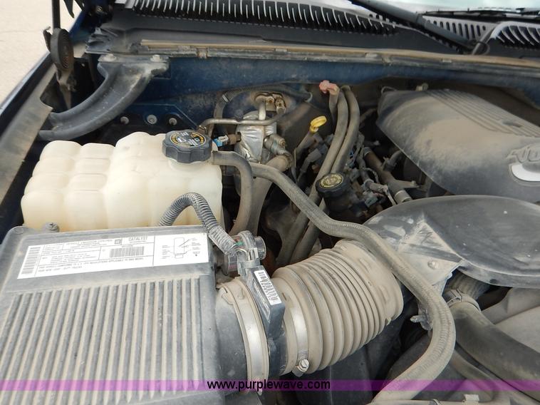 image for item K7468 2002 Chevrolet Silverado 1500 Ext. Cab pickup truck