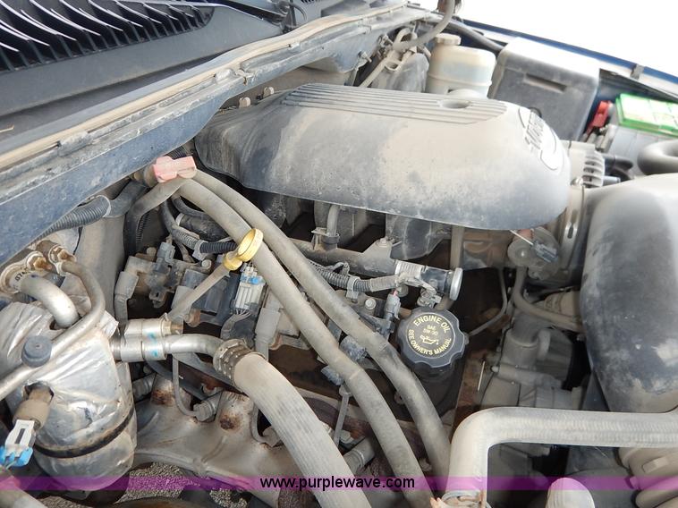 image for item K7468 2002 Chevrolet Silverado 1500 Ext. Cab pickup truck