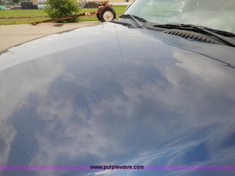 image for item K7468 2002 Chevrolet Silverado 1500 Ext. Cab pickup truck