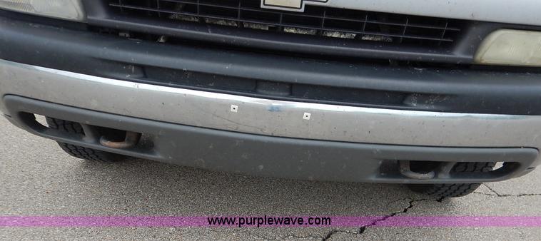 image for item K7468 2002 Chevrolet Silverado 1500 Ext. Cab pickup truck