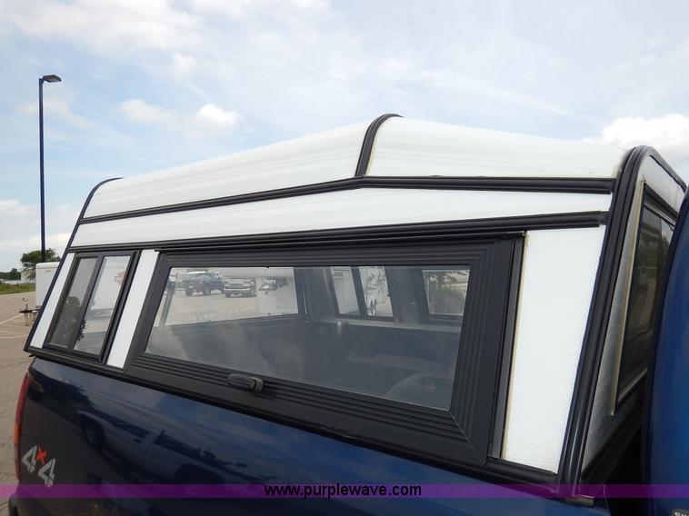 image for item K7468 2002 Chevrolet Silverado 1500 Ext. Cab pickup truck