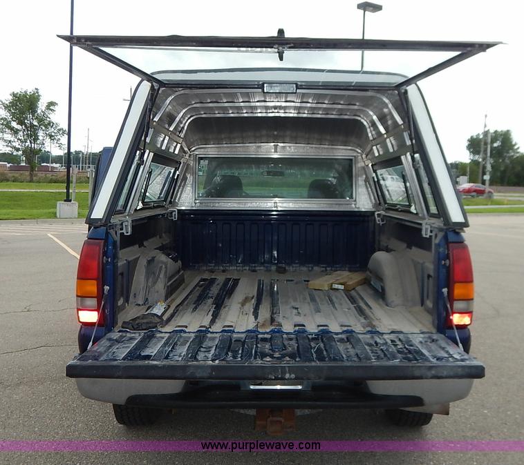 image for item K7468 2002 Chevrolet Silverado 1500 Ext. Cab pickup truck