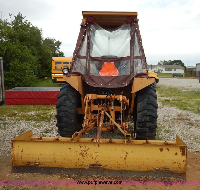 image for item K7476 1981 Case 480D Construction King landscape tractor