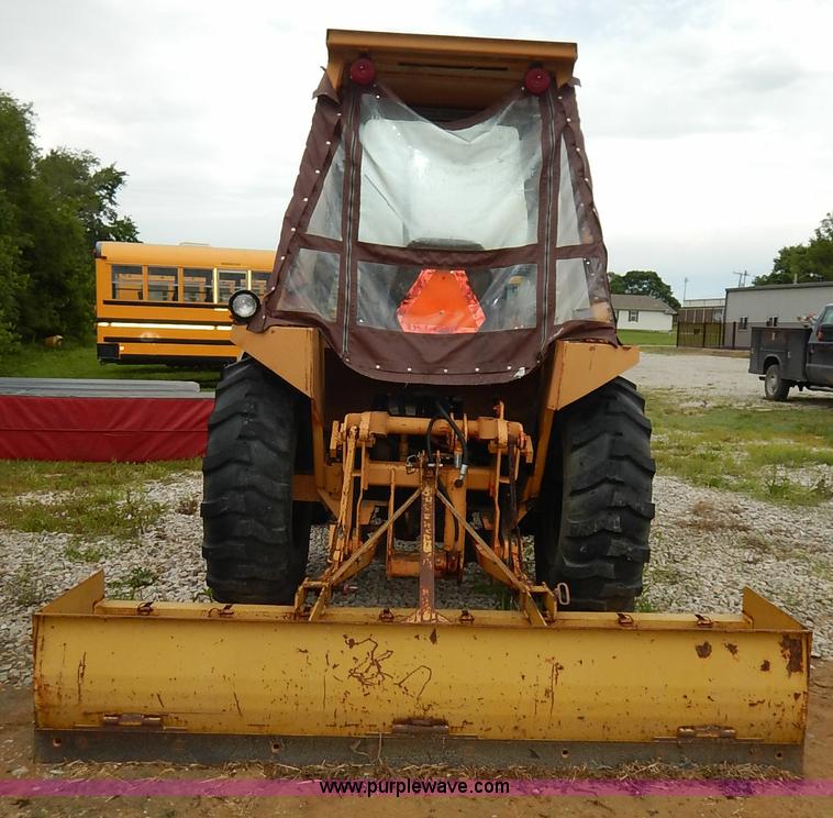 image for item K7476 1981 Case 480D Construction King landscape tractor