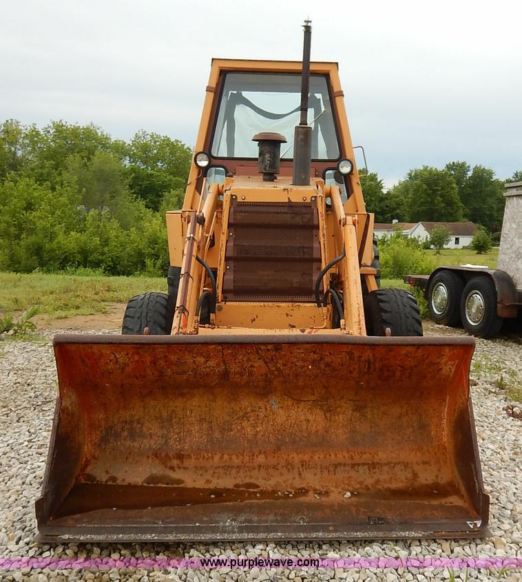 image for item K7476 1981 Case 480D Construction King landscape tractor