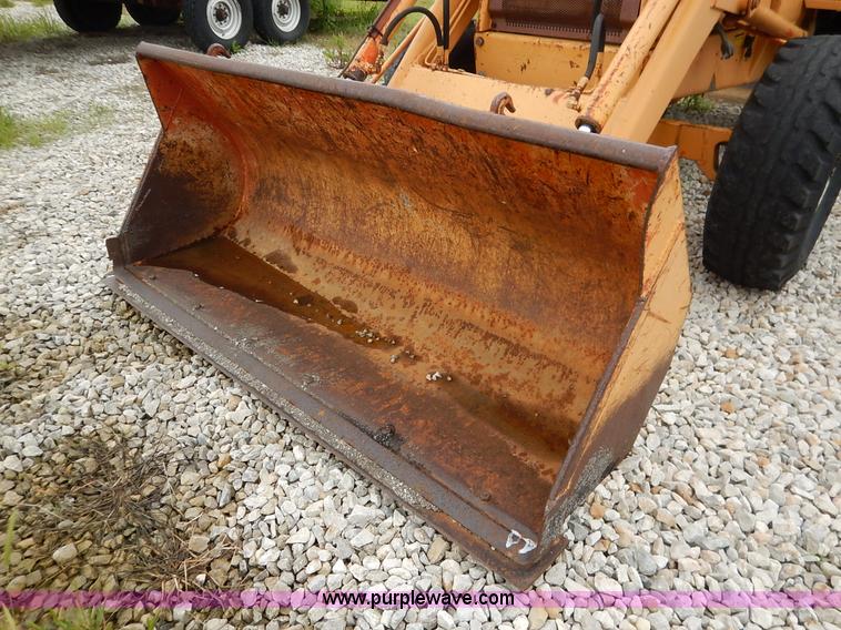 image for item K7476 1981 Case 480D Construction King landscape tractor